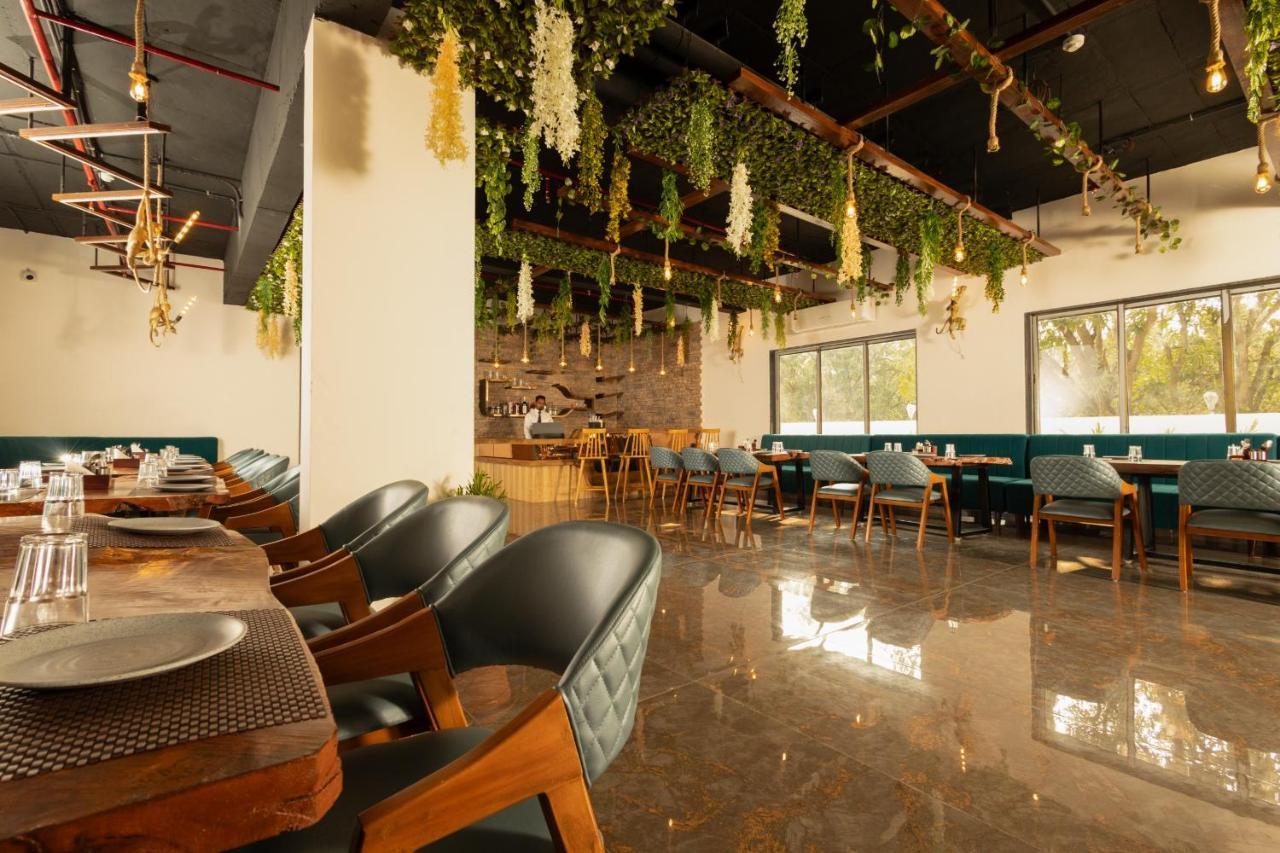 Krown Palace Resort Silvassa Exterior photo